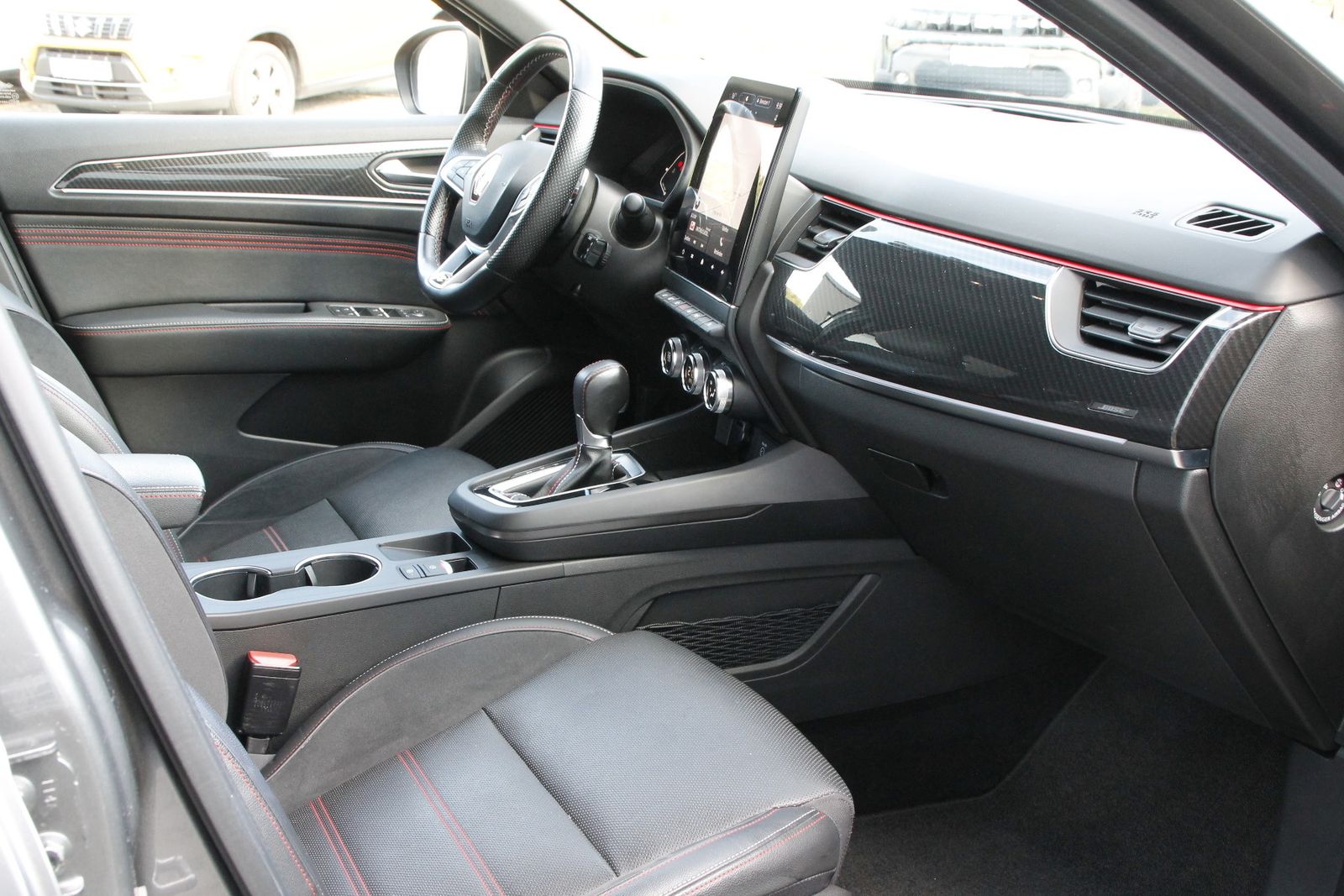 Fahrzeugabbildung Renault Arkana R.S. LINE TCe 140 EDC (MY21)
