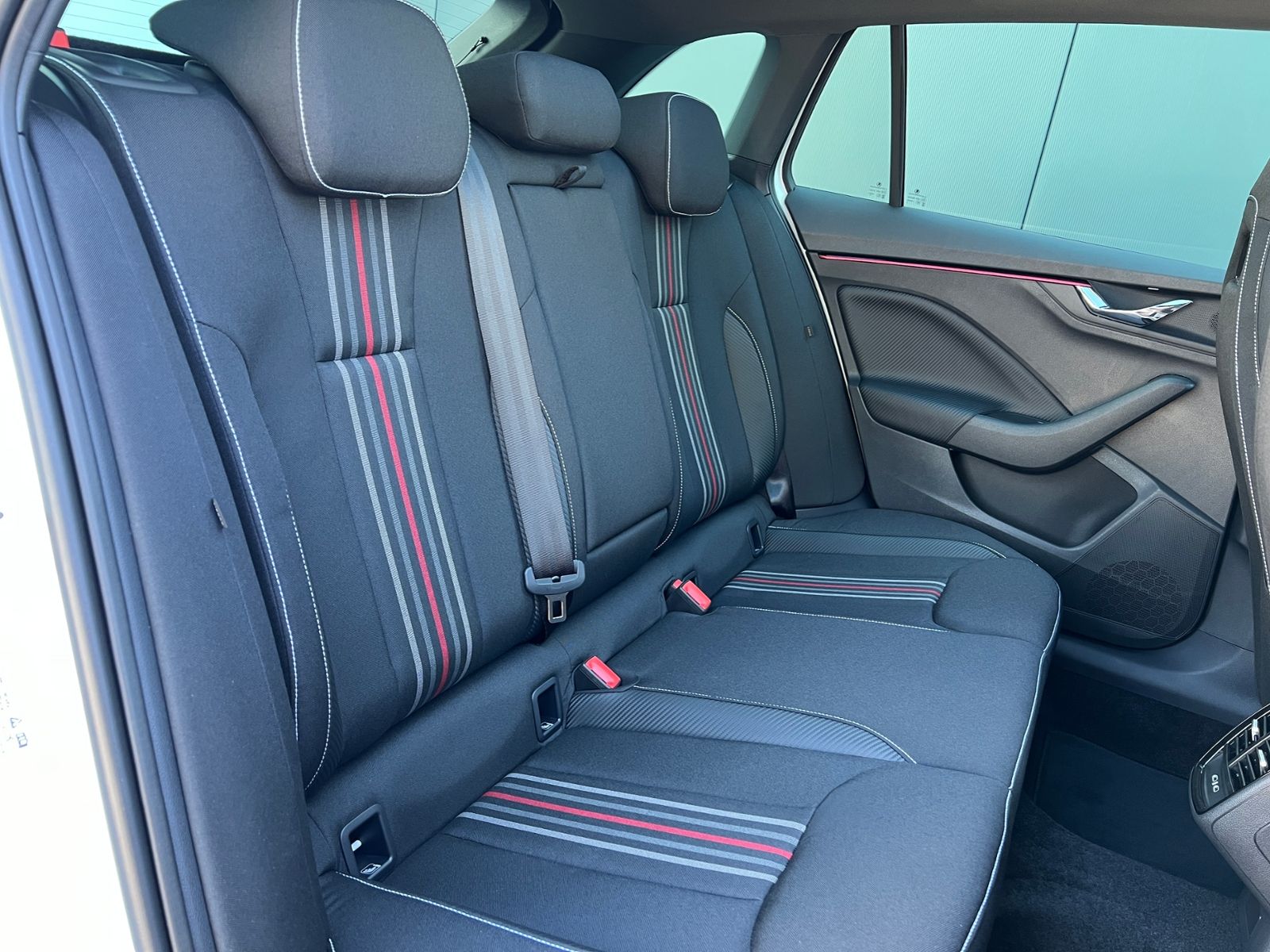 Fahrzeugabbildung SKODA Scala Monte Carlo 1.0 TSI DSG *Matrix, Pano, ACC