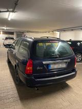 Ford Focus Ghia - Ford Focus aus 2002: Ghia