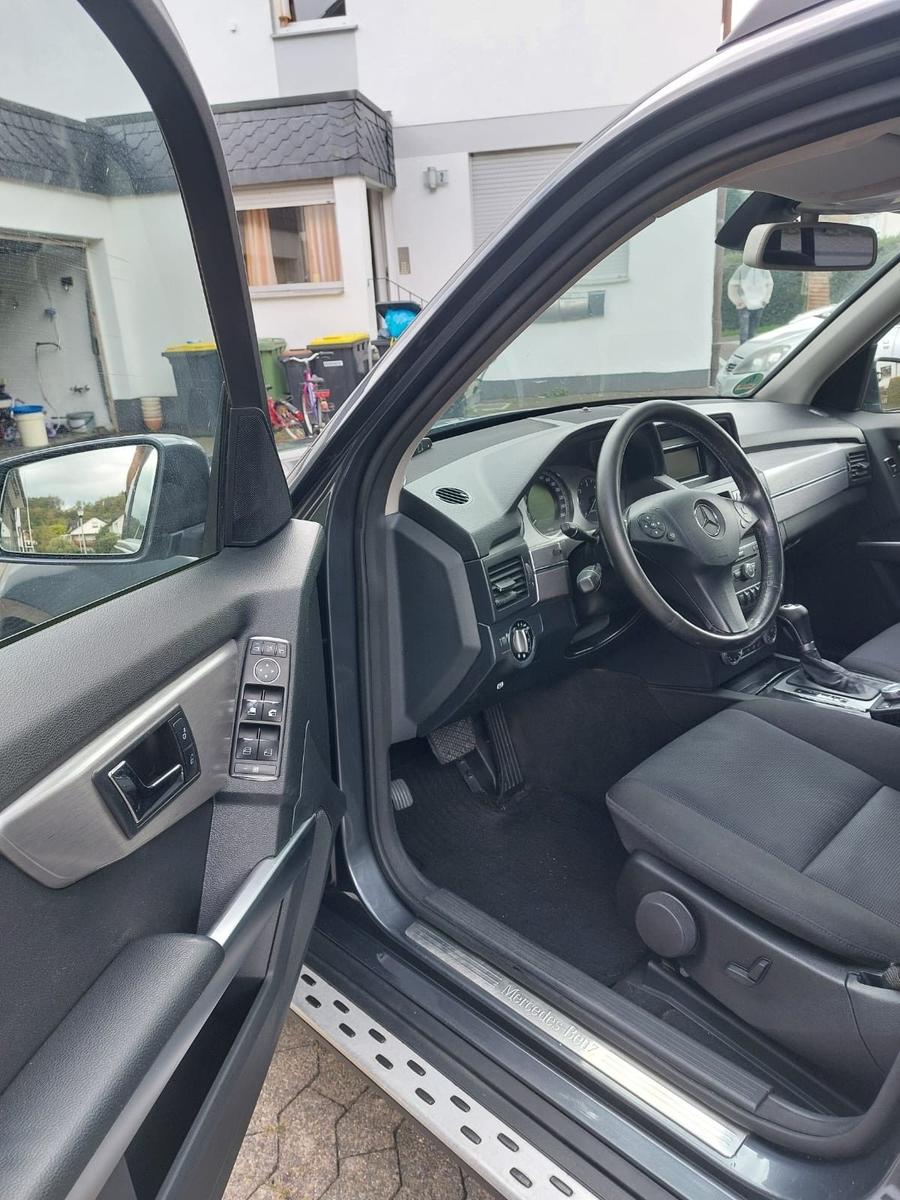 Mercedes-Benz GLK320 2008 — photo 10