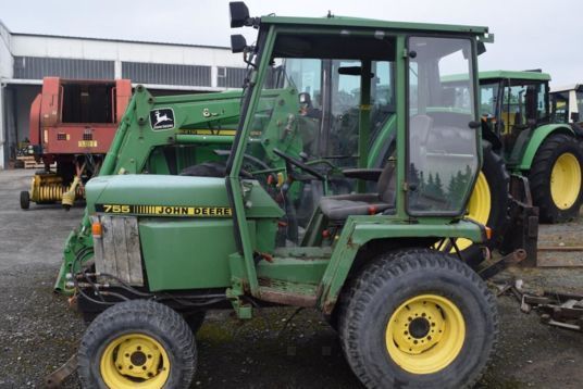 John Deere 755