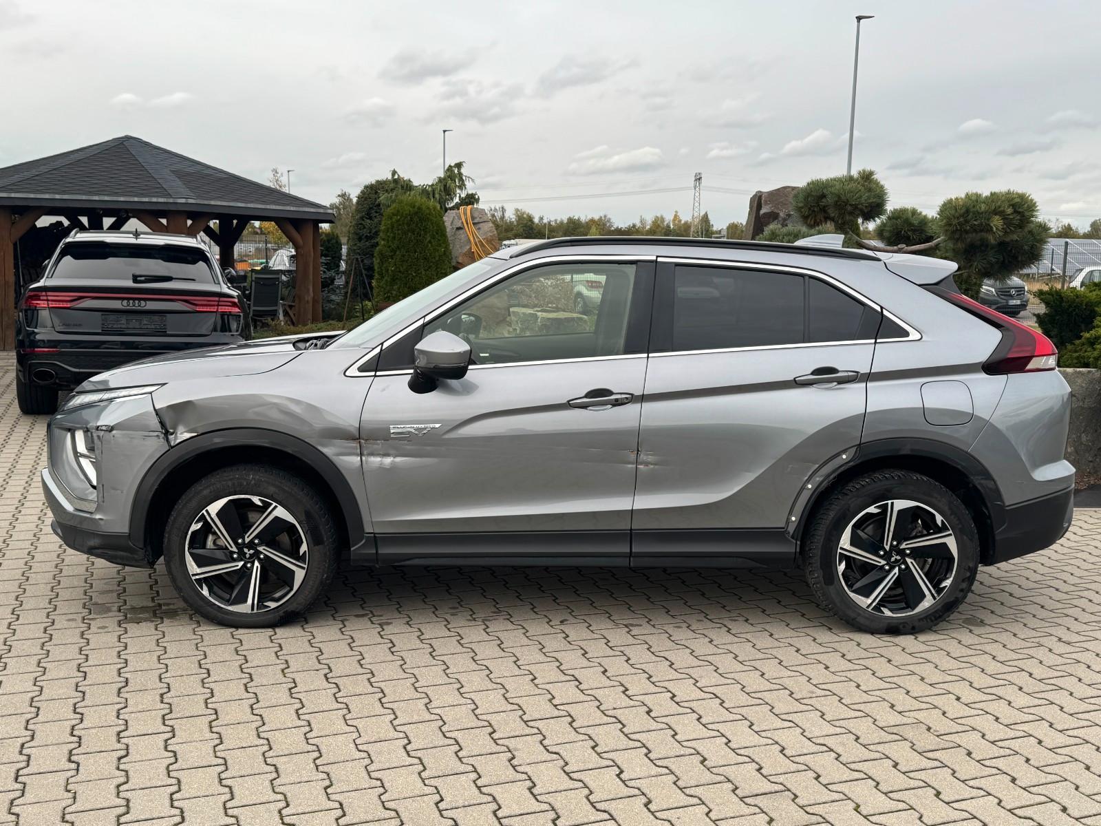 Mitsubishi Eclipse Cross Hybrid 4WD LED KAMERA PANORAMA