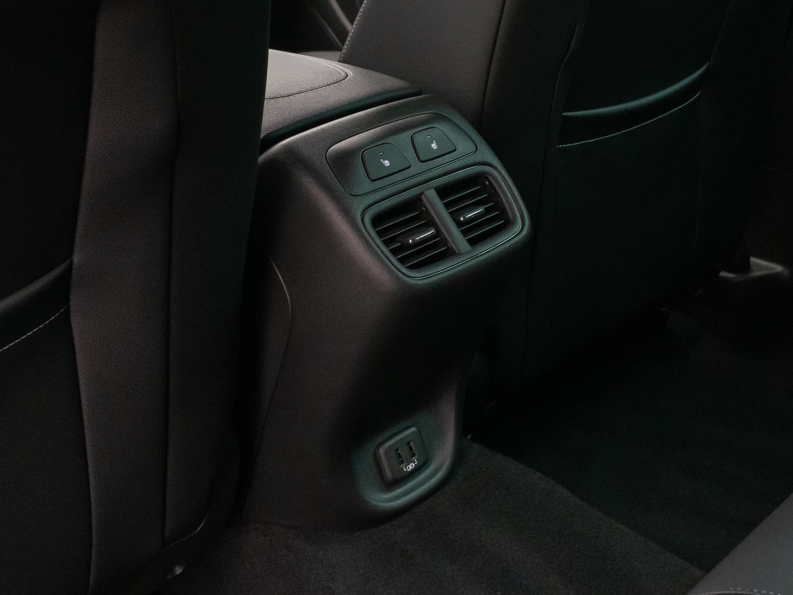 Fahrzeugabbildung Opel Insignia B Sports GSLine Plus 4x4 Kamera HUD AHK