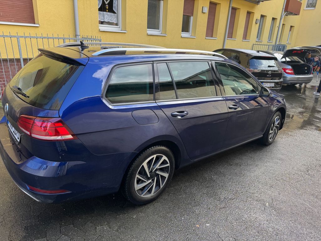 Image of Volkswagen Golf