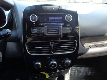 Bild 13 Renault Clio IV Limited 0.9 TCE KLIMA GJR USB BT TEMPOMA