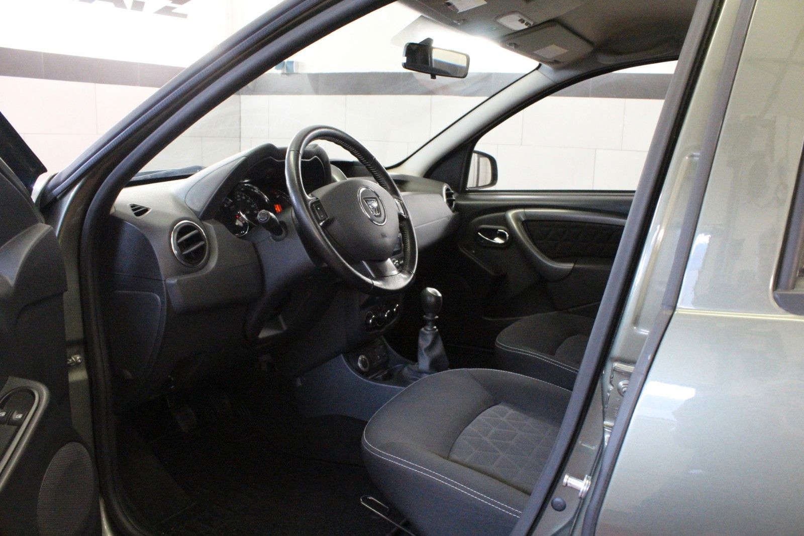 Fahrzeugabbildung Dacia Duster Blue dCi 110 Laureate *4x4 *