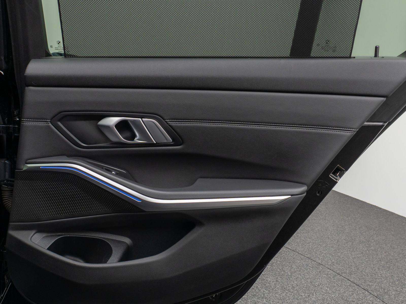 Fahrzeugabbildung BMW 320d  xD Sport Line Panorama Kamera HiFi Komfort