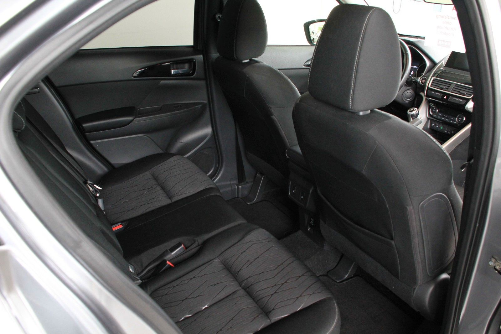 Fahrzeugabbildung Mitsubishi Eclipse Cross Intro Edition 2WD
