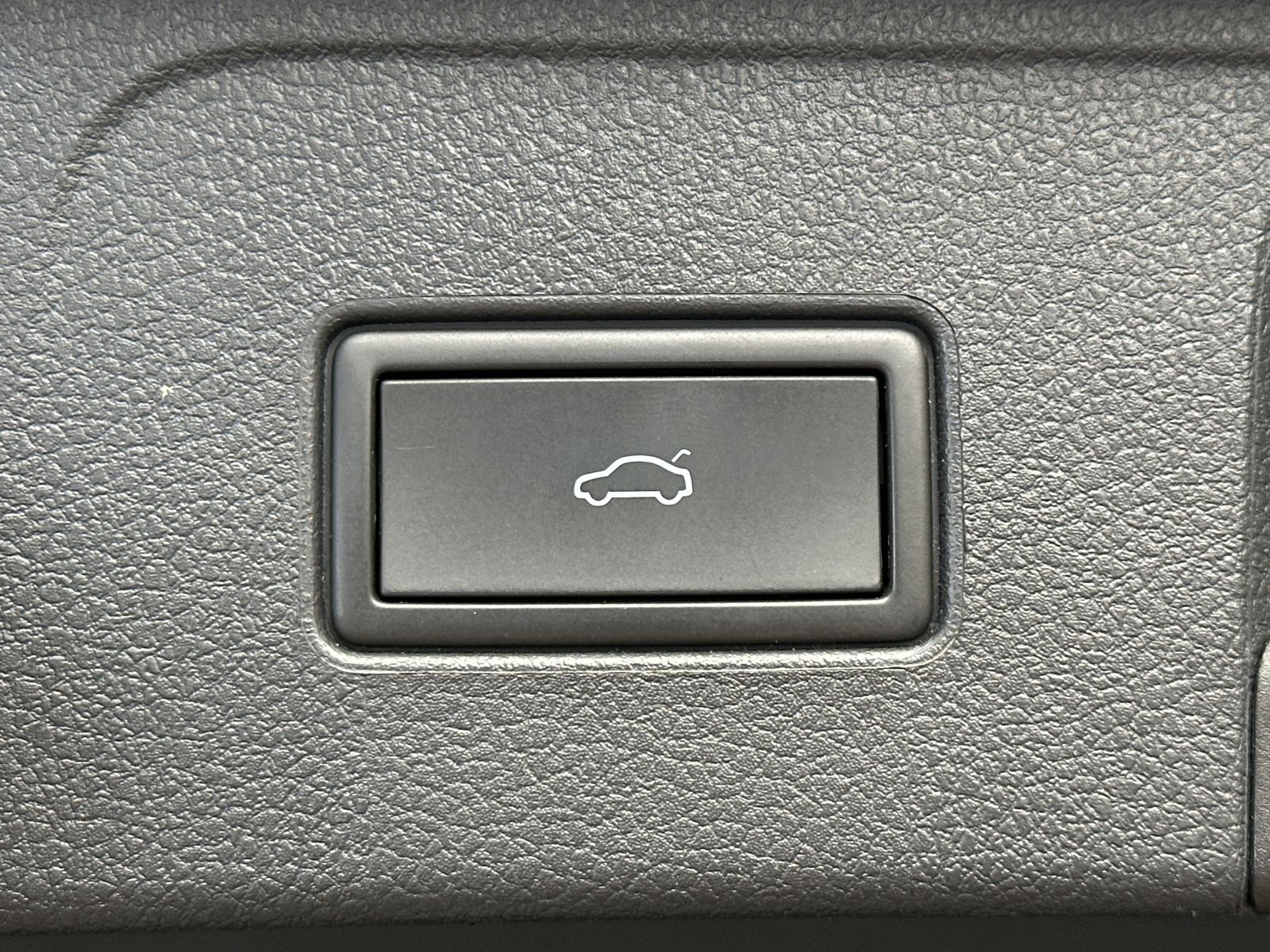 Fahrzeugabbildung Volkswagen Passat Variant Business NAV+LED+CARPLAY+KAMERA