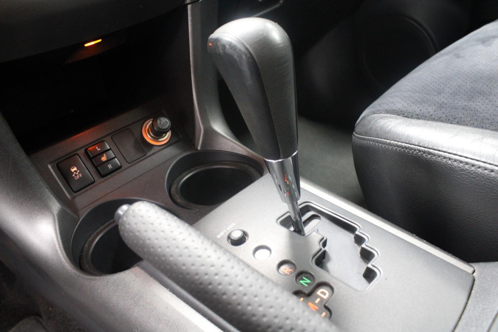 Toyota RAV 4 Executive 2.2 D-4D 150 ch BVA 4x4 – Cuir – Sièges chauffants – Caméra – Attelage – Climatisation 3 zones – Jantes 18