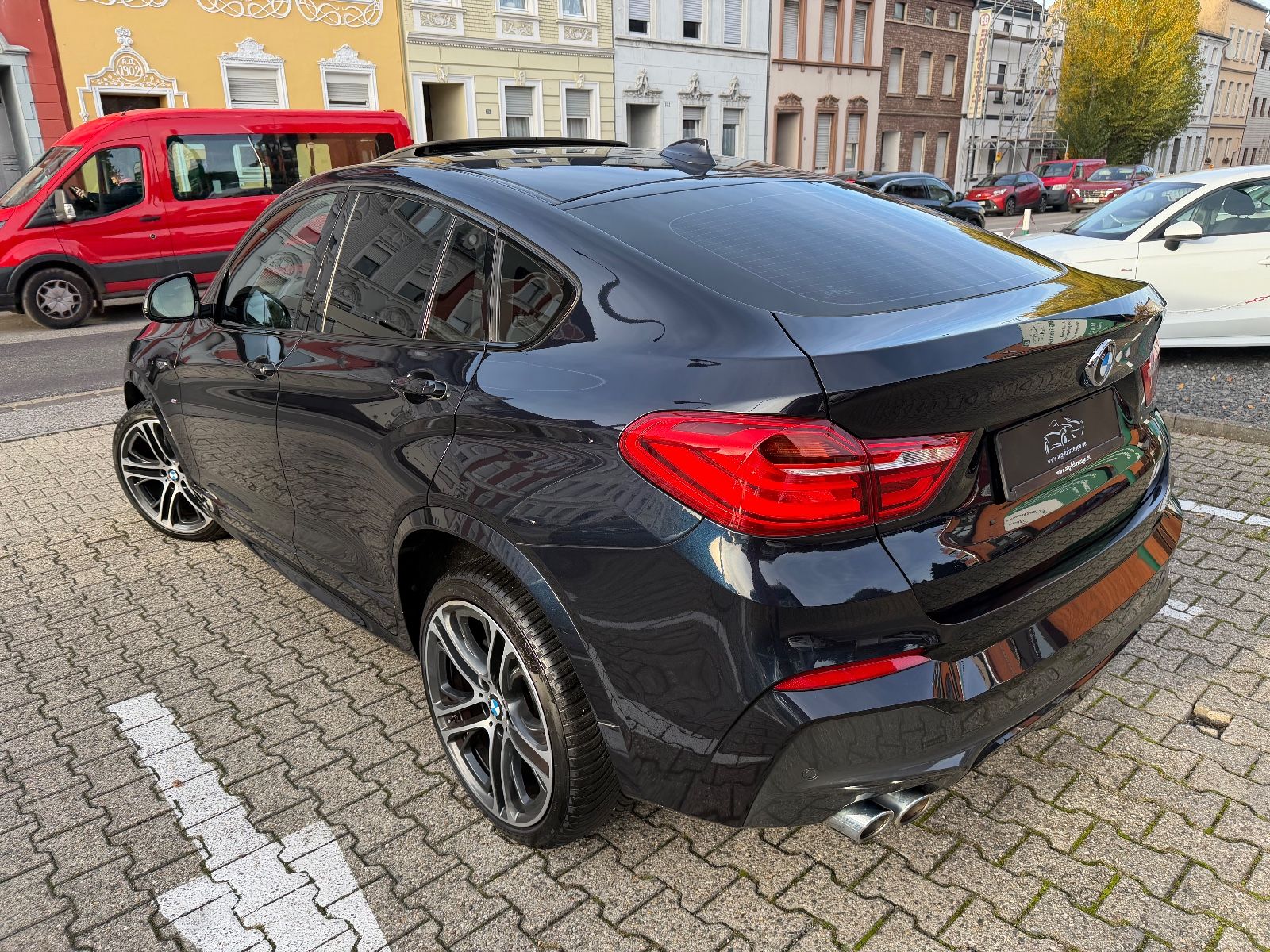Fahrzeugabbildung BMW X4 xDrive 35 d M SPORT STANDHEIZUNG AHK SD LED