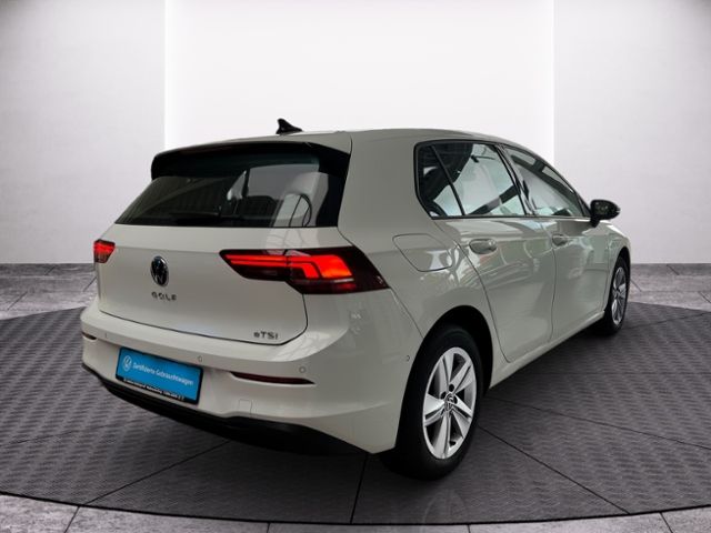 Fahrzeugabbildung Volkswagen Golf 1.5 eTSI DSG Life KESSY GJR LED APP-CONNECT