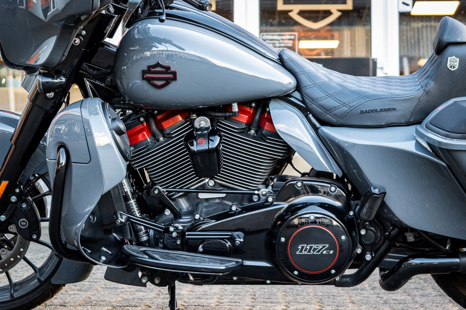 Fahrzeugabbildung Harley-Davidson FLHXSE CVO STREET GLIDE 117 cui - Jekill -