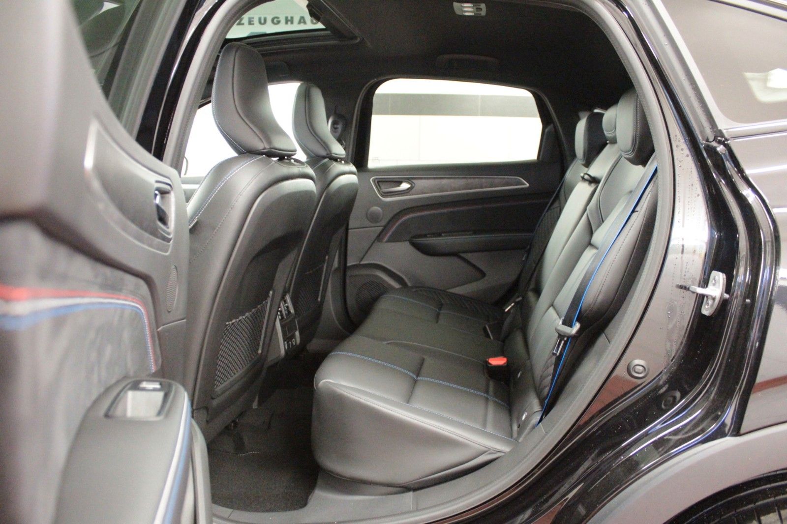 Fahrzeugabbildung Renault Arkana Mild Hybrid 160 EDC Esprit Alpine*15052*
