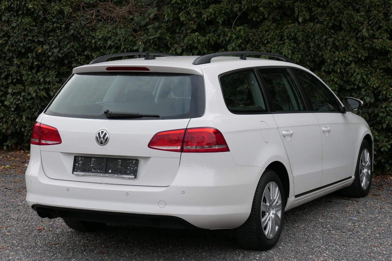 Volkswagen Passat 2012 — photo 11