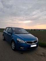 Kia KIA Cee'd 1.4 Benzin top Zustand - Kia aus 2010: Cee D