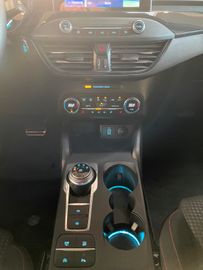 Fahrzeugabbildung Ford Focus Turnier ST-Line LED Navi Standheizung ACC