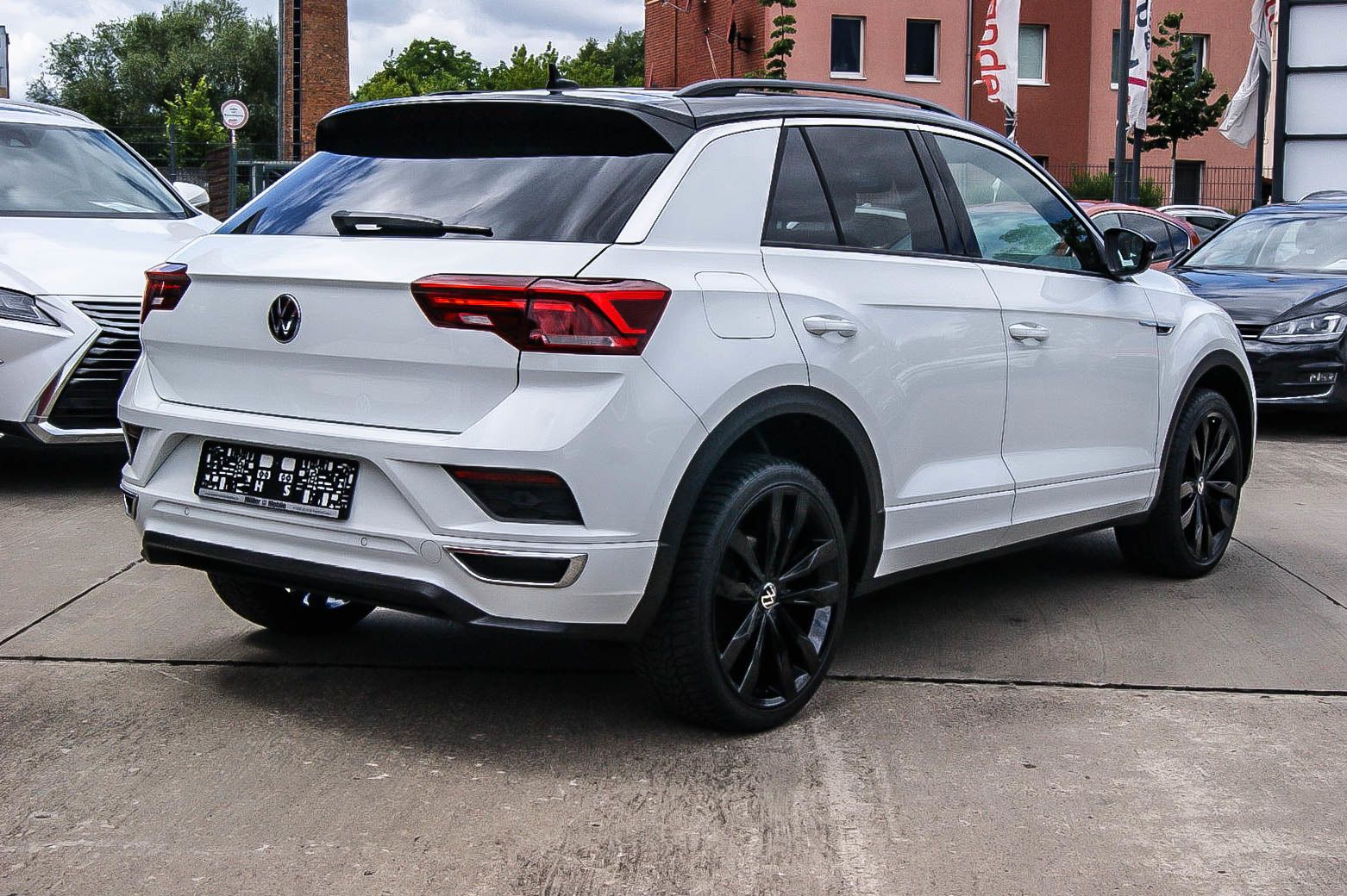 Fahrzeugabbildung Volkswagen T-Roc 2.0TDI Sport 4Motion R-Line PANORAMA LED