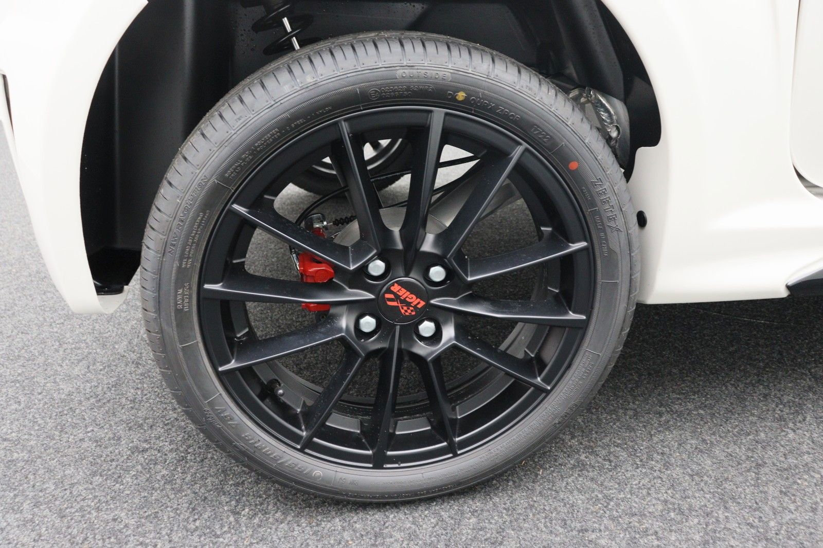 Fahrzeugabbildung Ligier JS 50 Sport *Fahren ab 15* Leasing ab €299,00
