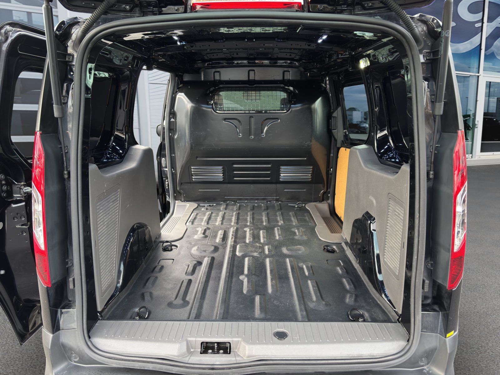 Fahrzeugabbildung Ford Transit Connect Kasten lang Trend #AHK