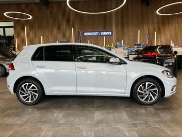 Volkswagen Golf VII Lim. *ACC*NAV*KLIMA*PDC*KAM*SZHZ*