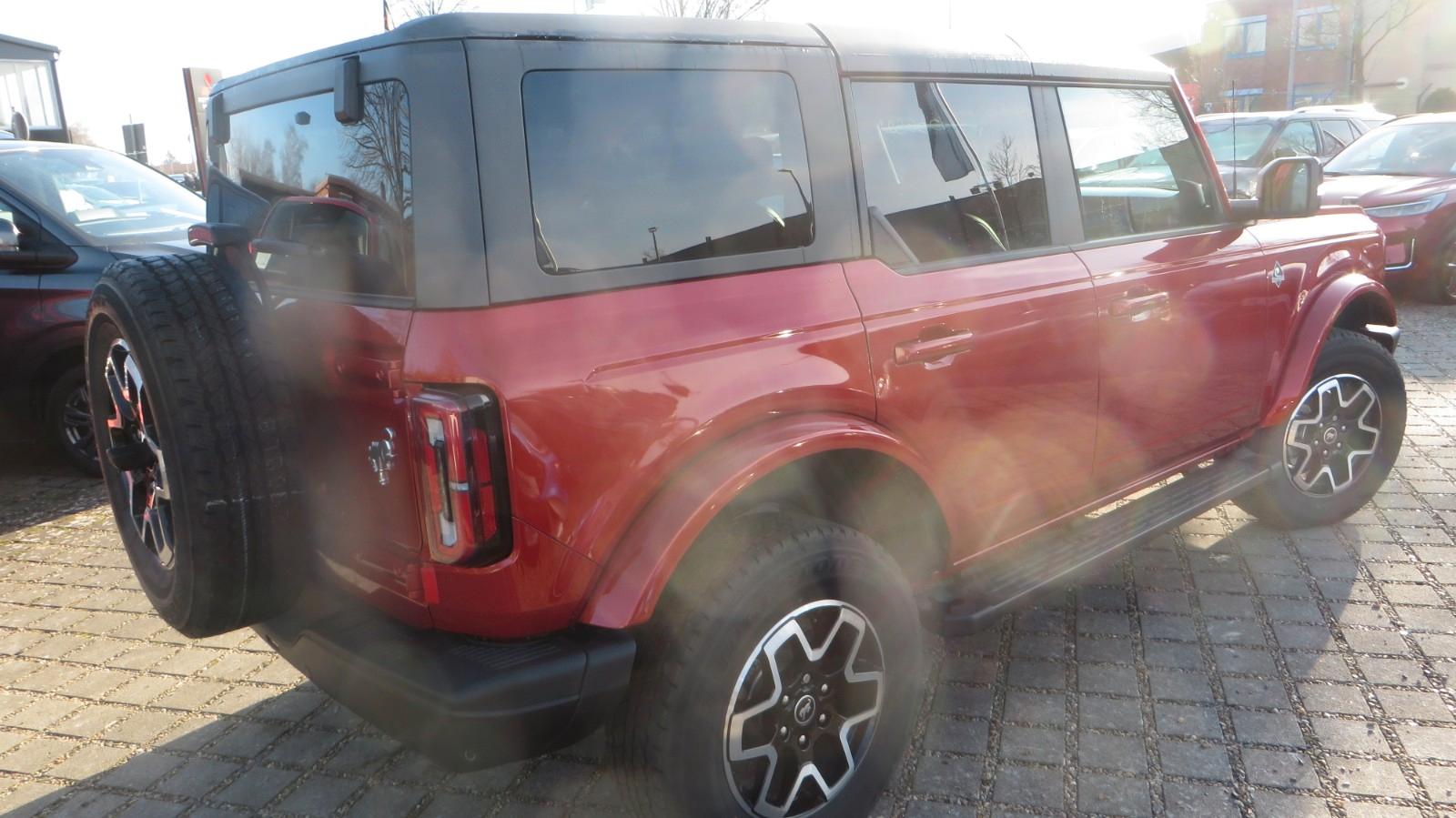 Ford Bronco Outer Banks 4x4