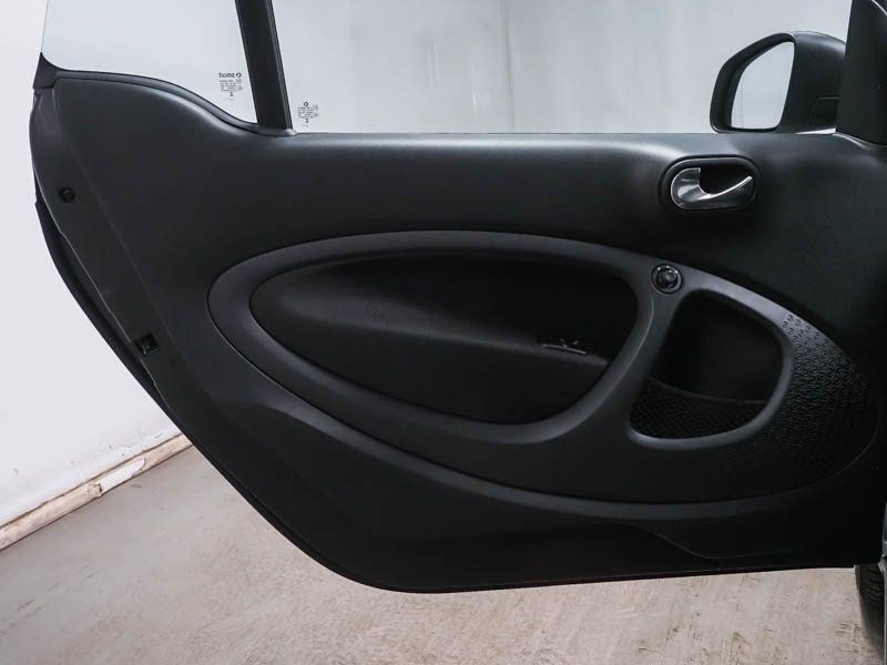 Fahrzeugabbildung Smart smart EQ fortwo Exclusive*Kamera*Media*LED*22kW*