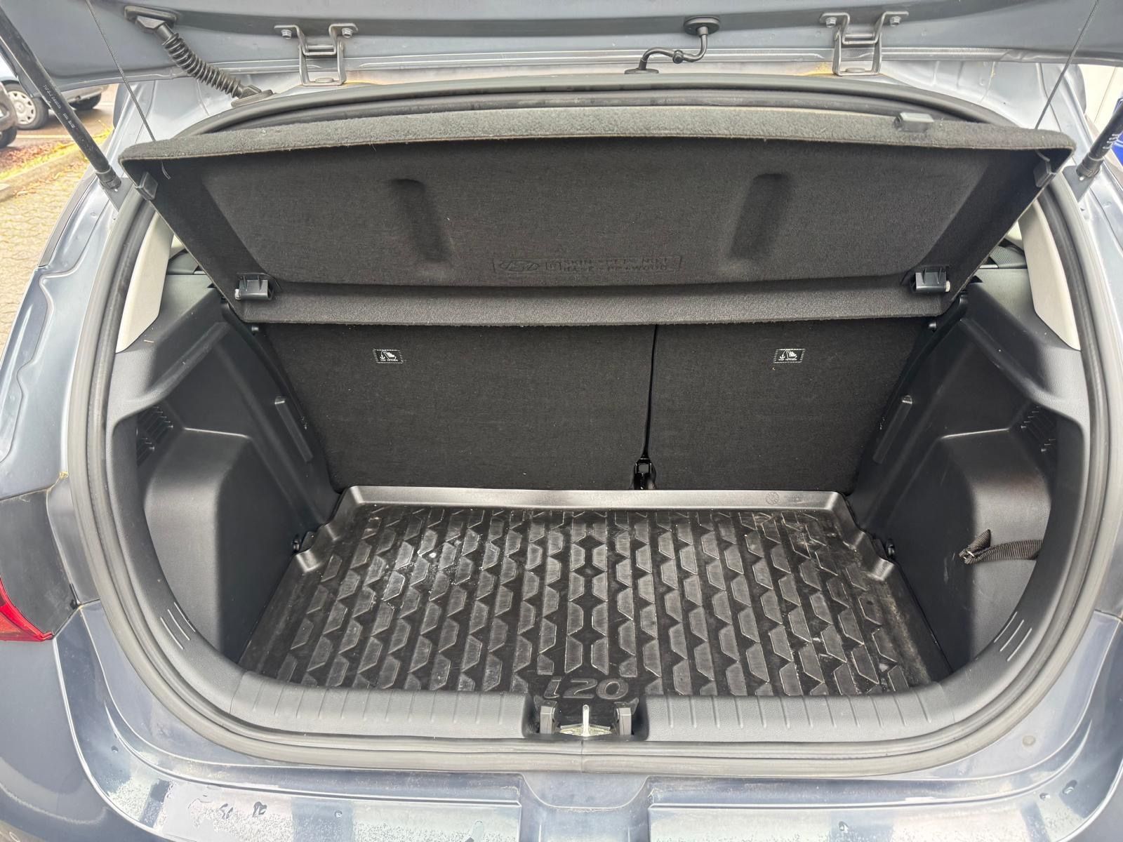 Fahrzeugabbildung Hyundai i20 Prime Kamera+Bluetooth