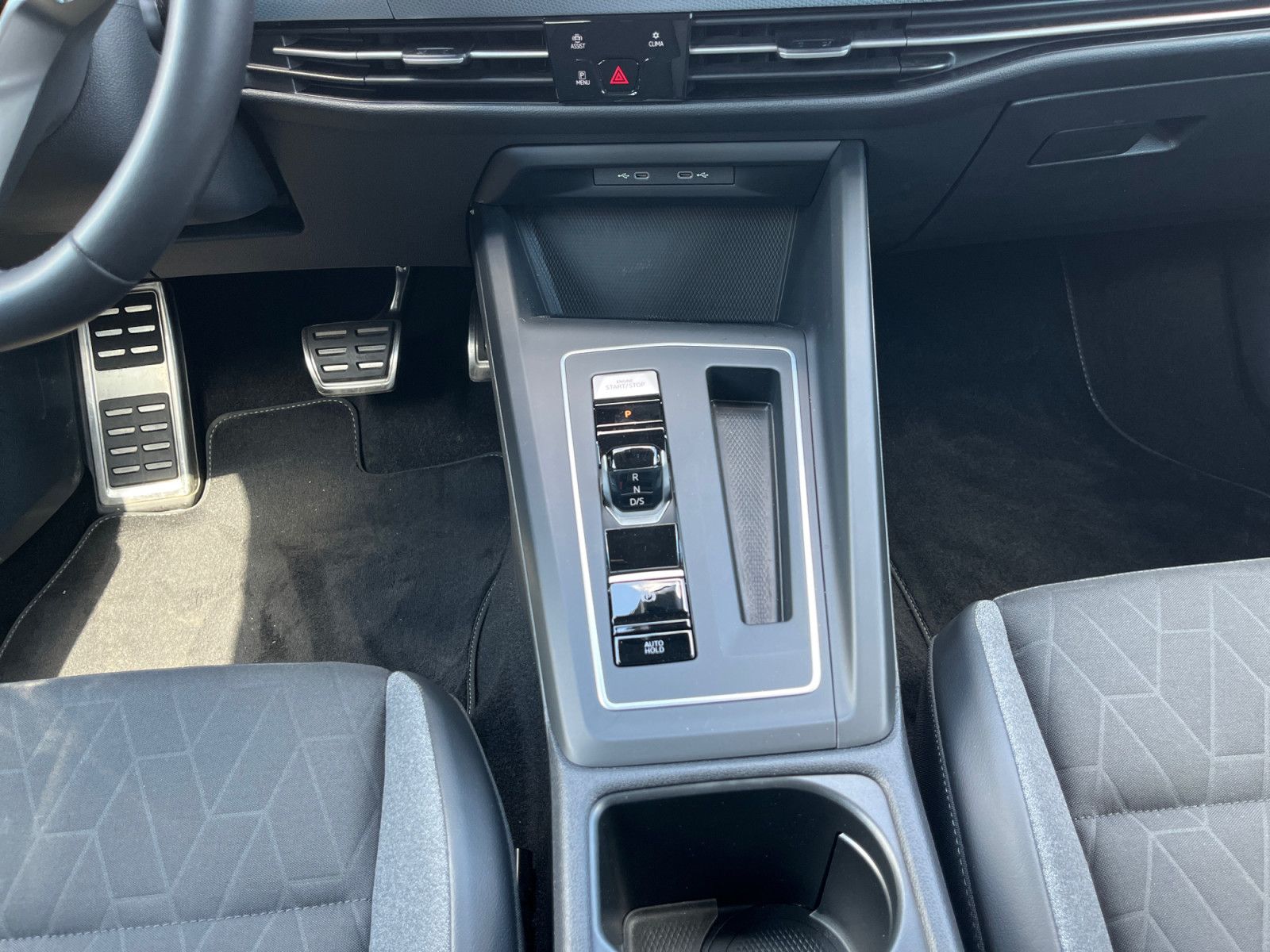 Volkswagen Golf VIII 1.5eTSI DSG Goal LED Navi ACC CAM APP foto 8