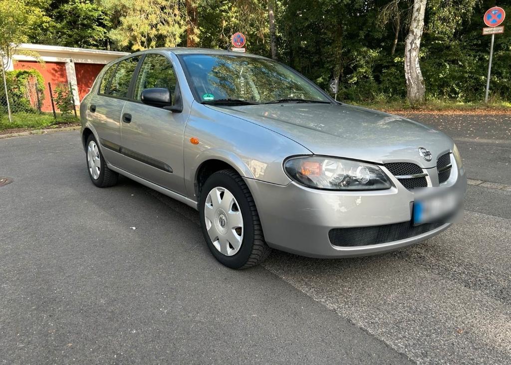 Nissan Almera
