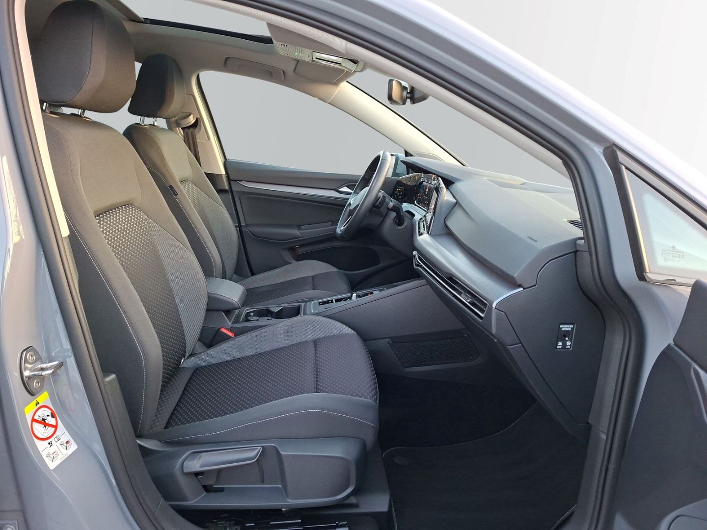 Golf VIII 1.5 eTSI DSG Active *Pano*Garantie*