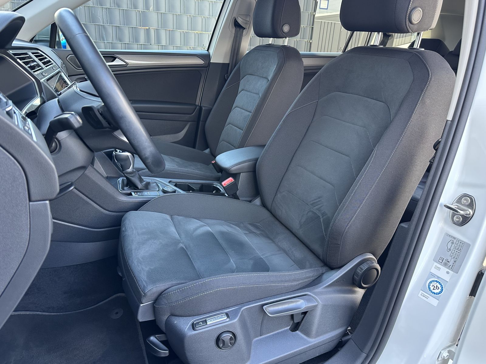 Fahrzeugabbildung Volkswagen Tiguan Allspace Life 4Motion NAV+LED+ACC+360°+VC