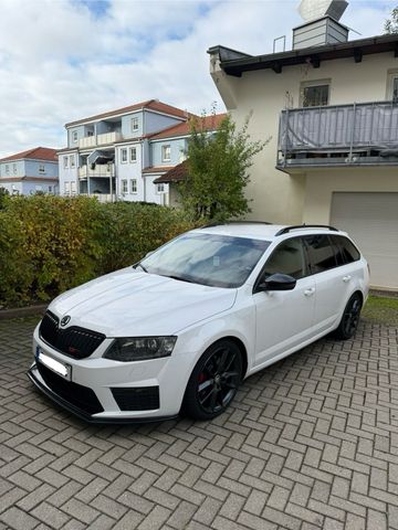 Skoda Octavia RS 2.0TDI 184PS