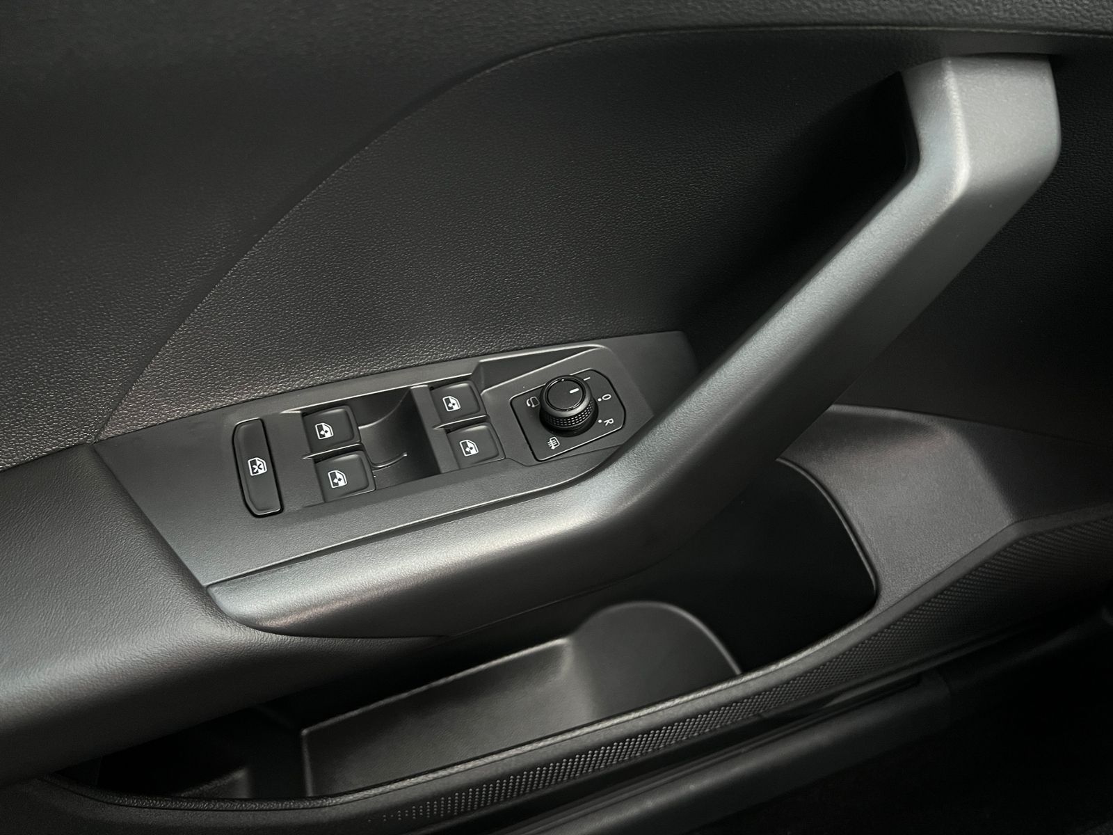 Fahrzeugabbildung Volkswagen T-Cross Life 1.0 TSI DSG *LED, ACC, Klima, Ready