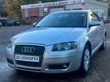 Audi A3 Sportback 2.0 FSI Attraction+PDC+Automatik+ - Audi A3 aus 2005: 2.0