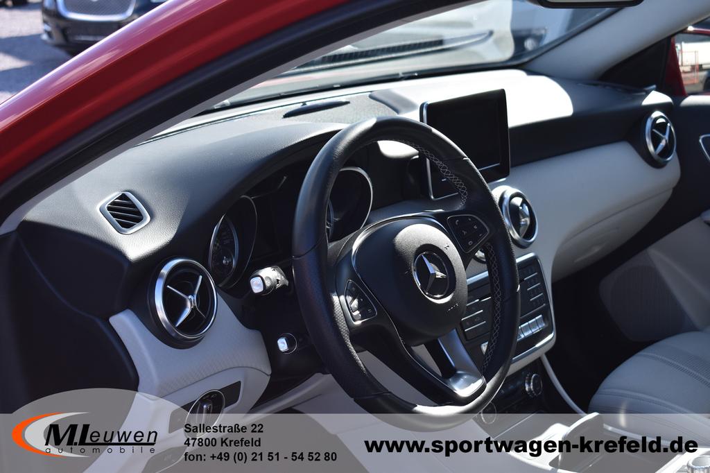 Mercedes-Benz A 220