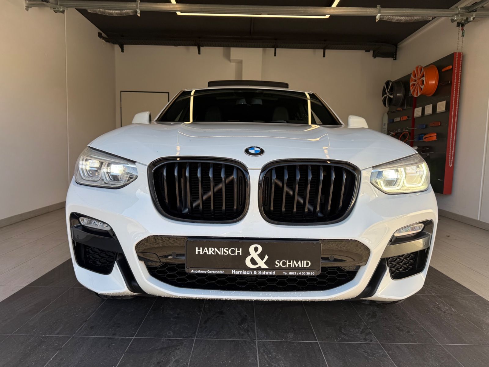Fahrzeugabbildung BMW X4 xDrive 30 d M Sport Pano, HeadUp, HarmanKard.