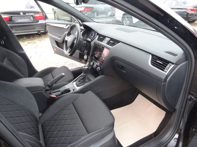 Fahrzeugabbildung Skoda Octavia RS/1.Hand/76.700 Km/LED/DSG/Standheizung