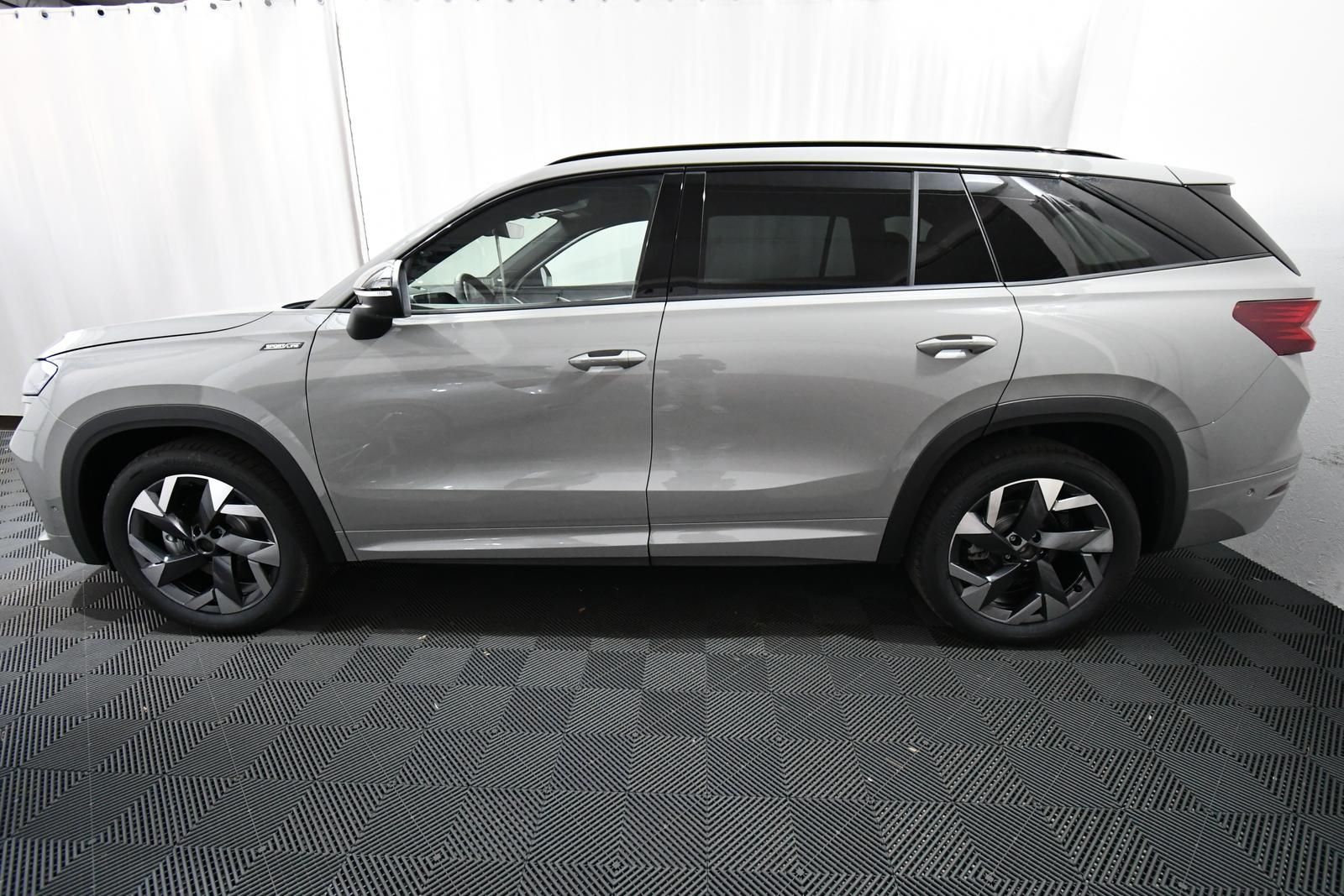 Skoda Kodiaq 2.0 TDI 4x4 DSG Sportline - Pano, AHK, Na imagem 2