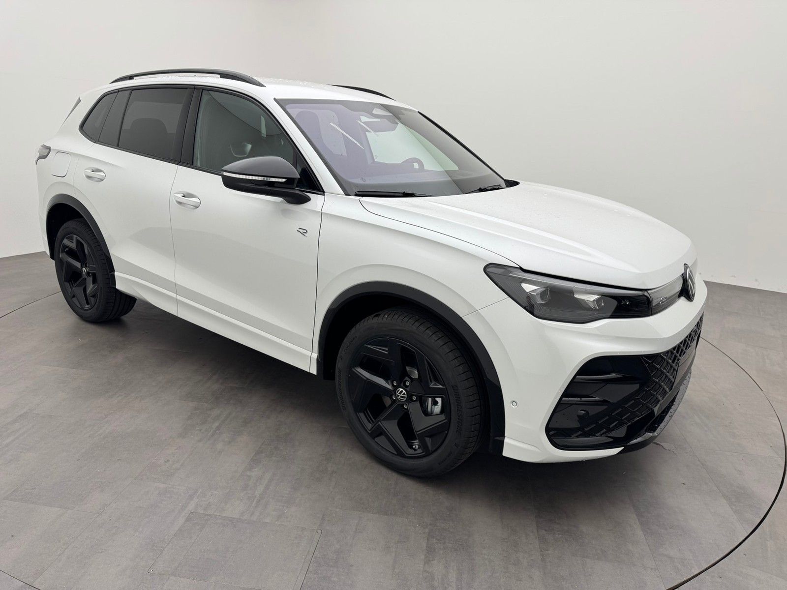 Volkswagen Tiguan 1.5 eHybrid DSG R-Line BlackMatrixIQ.AHK imagem 2
