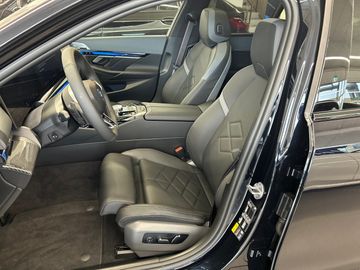 BMW i5 eDrive40 Touring M Sportpaket DAB LED