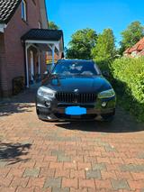 BMW X5 xDrive50i  - BMW X5: Xdrive50i
