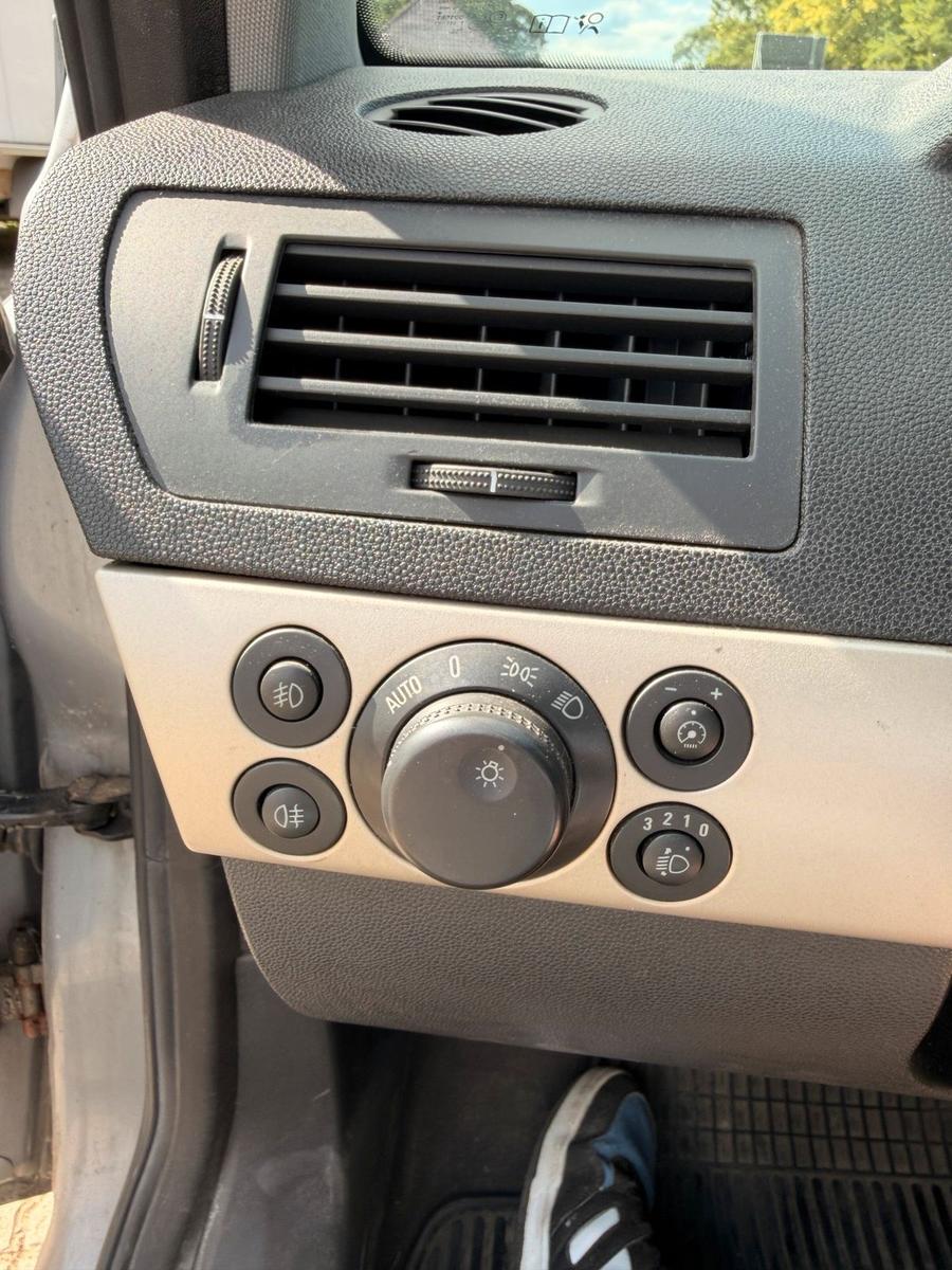 Opel Astra 2007 — photo 13