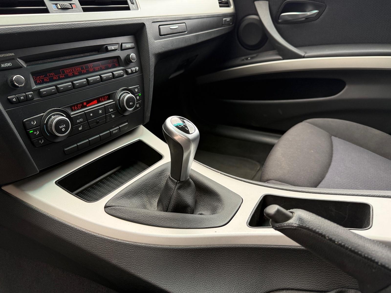 BMW 318i Touring E91 143 ch - Climatisation - Sièges chauffants - PDC - Régulateur
