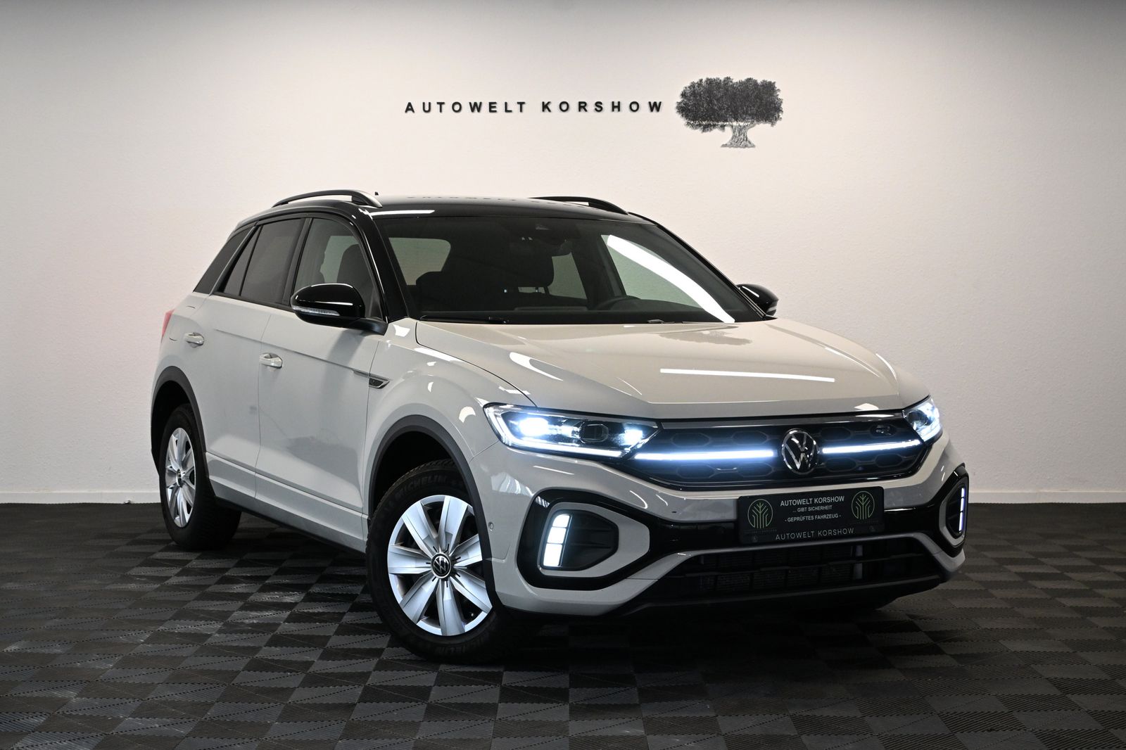 Volkswagen T-Roc R-Line *MATRIX *AHK *KEYLESS *RFK *VIRTUAL