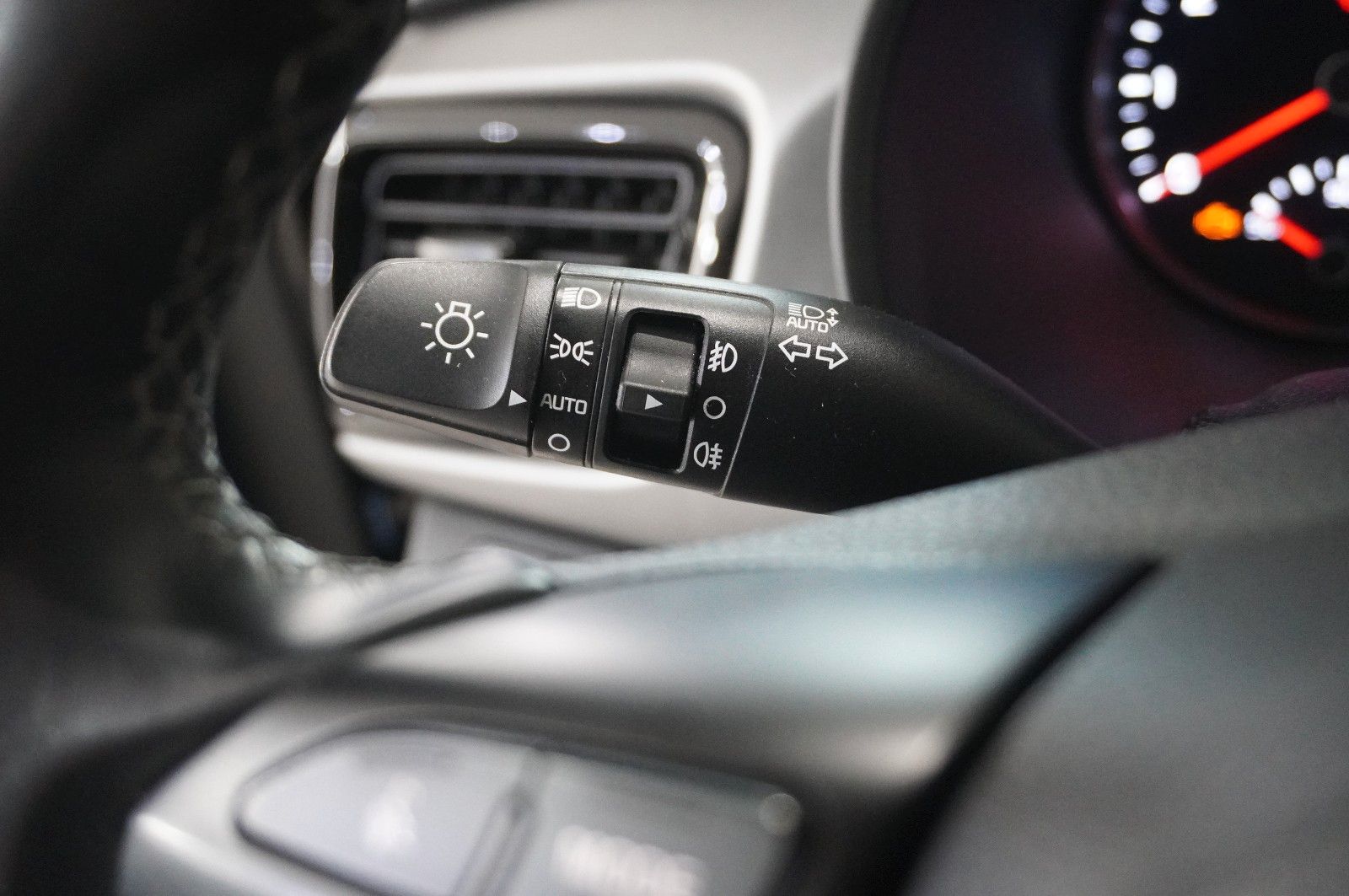 Fahrzeugabbildung Kia Rio 1.0 T-GDI VISION NAVI/LED/KAMERA/LEDER/SHZ