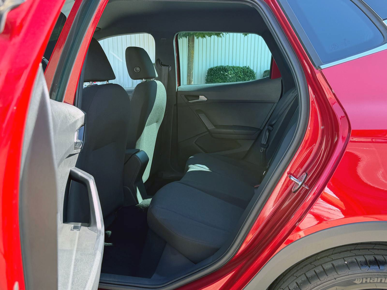 Fahrzeugabbildung SEAT Arona 1.0 TSI DSG FR NAVI LED ACC KAMERA PDC SHZ
