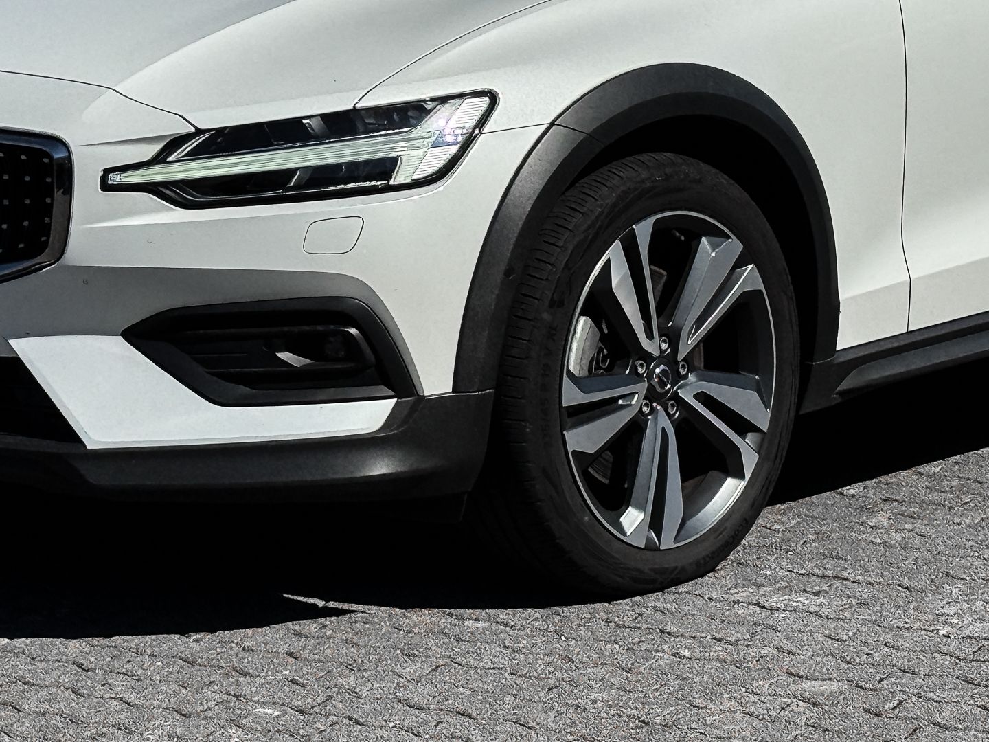 Volvo V60 Cross Country Cross Country Plus AWD StandHZ imagem 2