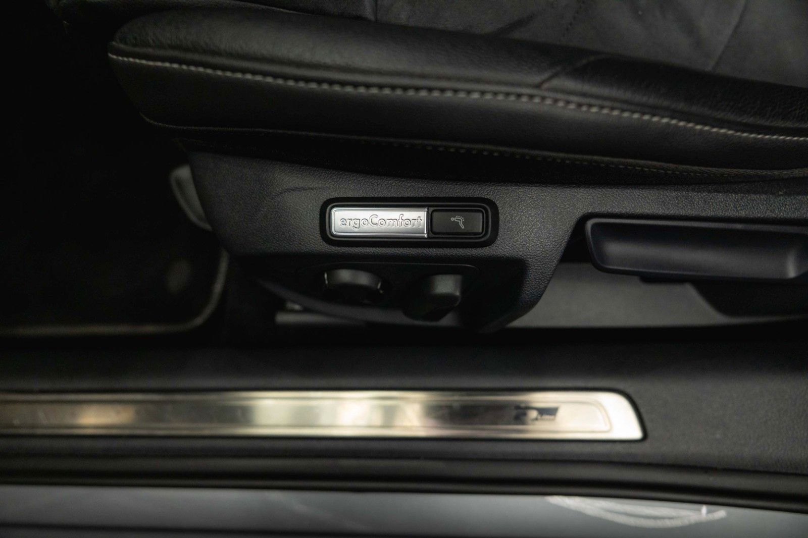 Fahrzeugabbildung Volkswagen Arteon R-Line+ 4Motion | ACC | Massage | LED