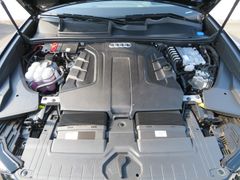 AUDI Q8 50 TDI quattro S-LINE competition plus Matrix AUDI Q8 50 TDI quattro S-LINE competition plus Matrix